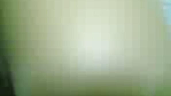 ಒಂದು ಅಶ್ಲೀಲ ತಾರೆ ತನ್ನ ಪುಸಿ ಎರಡು ದೊಡ್ಡ ಕಪ್ಪು ಉಪಕರಣಗಳಿಂದ ತುಂಬಿಕೊಳ್ಳುತ್ತಿದೆ